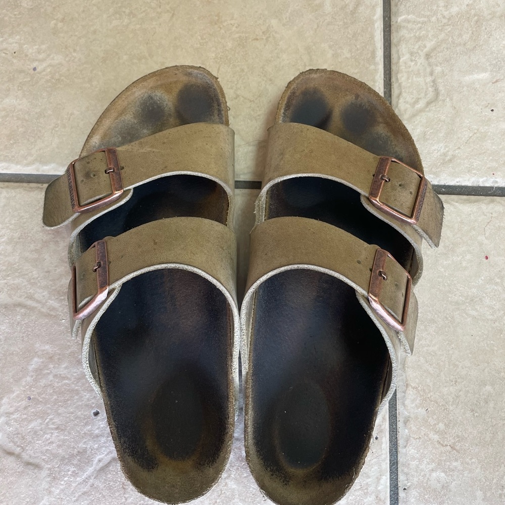 Used size 39 Birkenstock’s